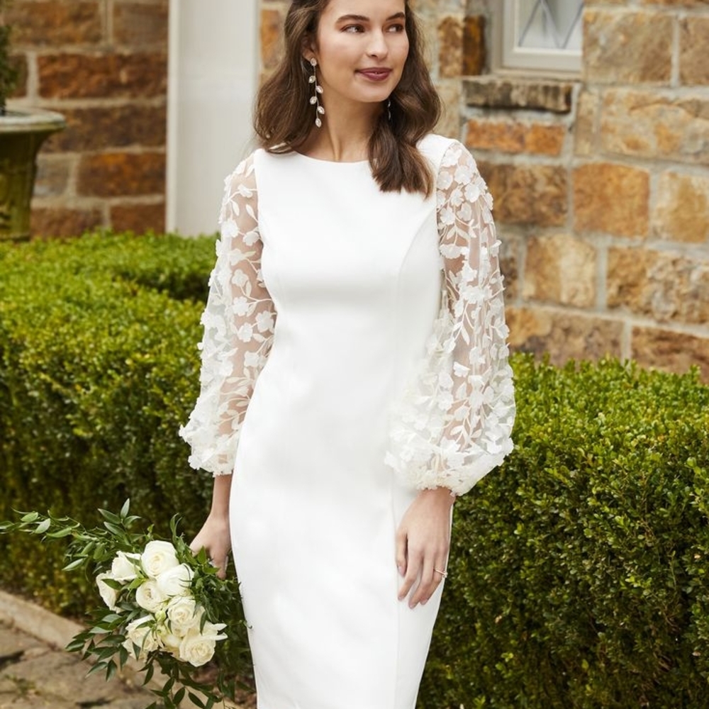 Elegant White Floral Sleeve Dress